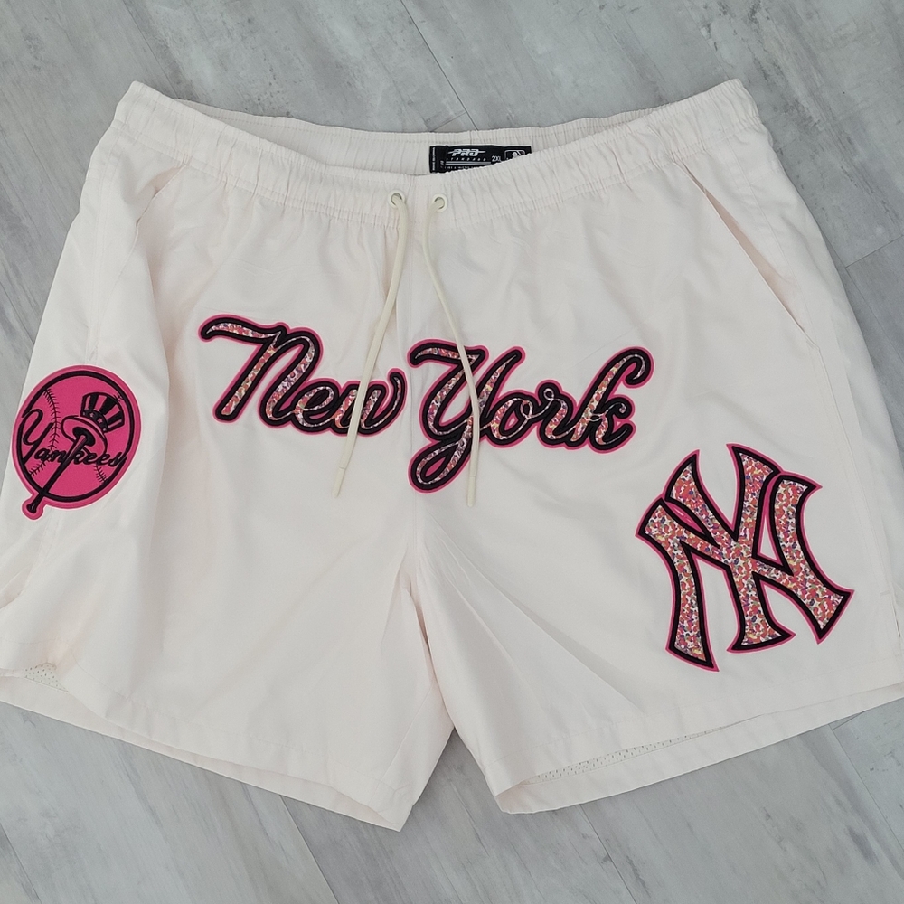 New York Yankees Pro Standard Team Swim Shorts Trunks Mens Size 2XL Pockets NWT
